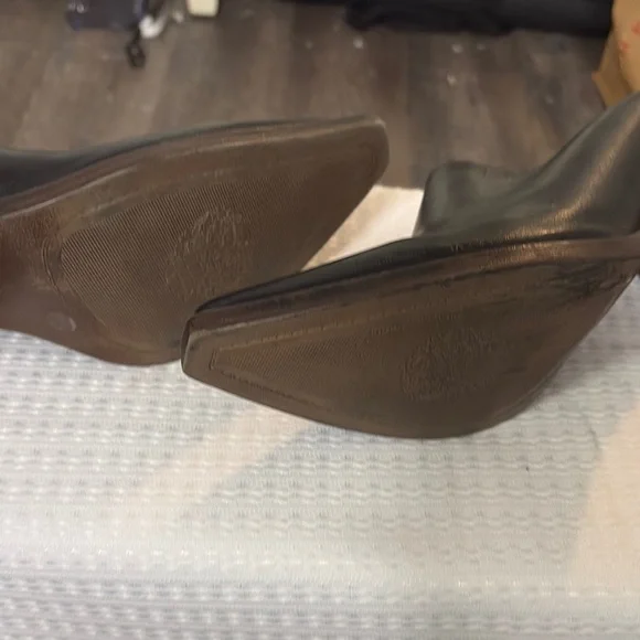 Vince Camuto Black Leather Mules - Picture 3 of 4